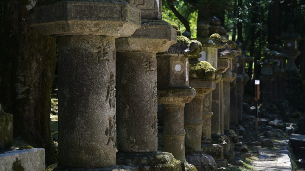 春日大社参道の石灯籠