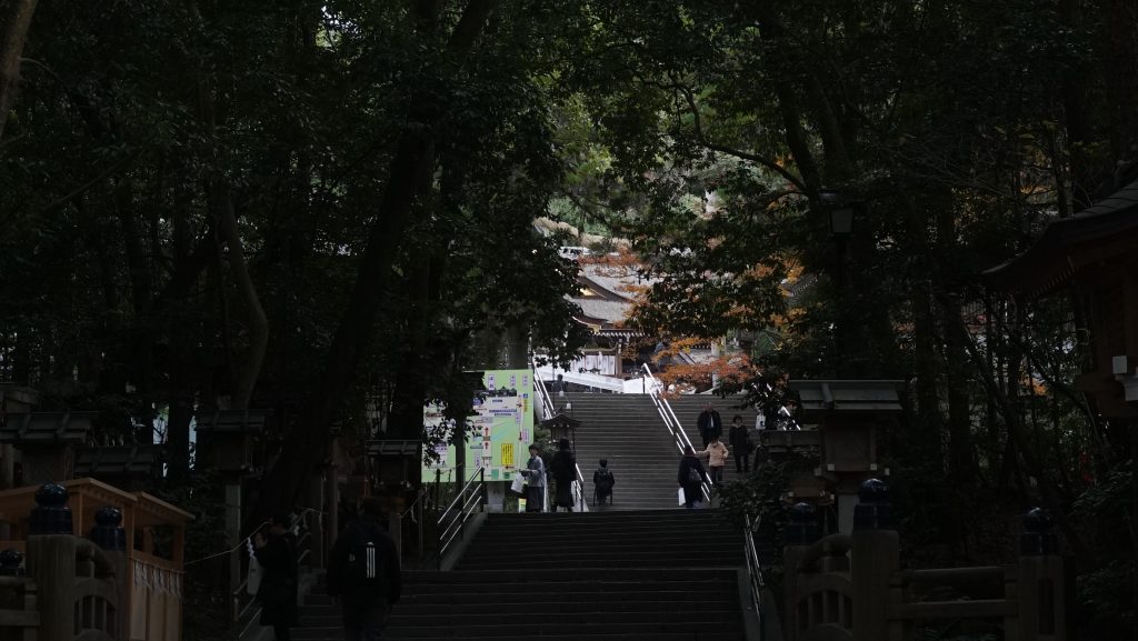 大神神社への階段