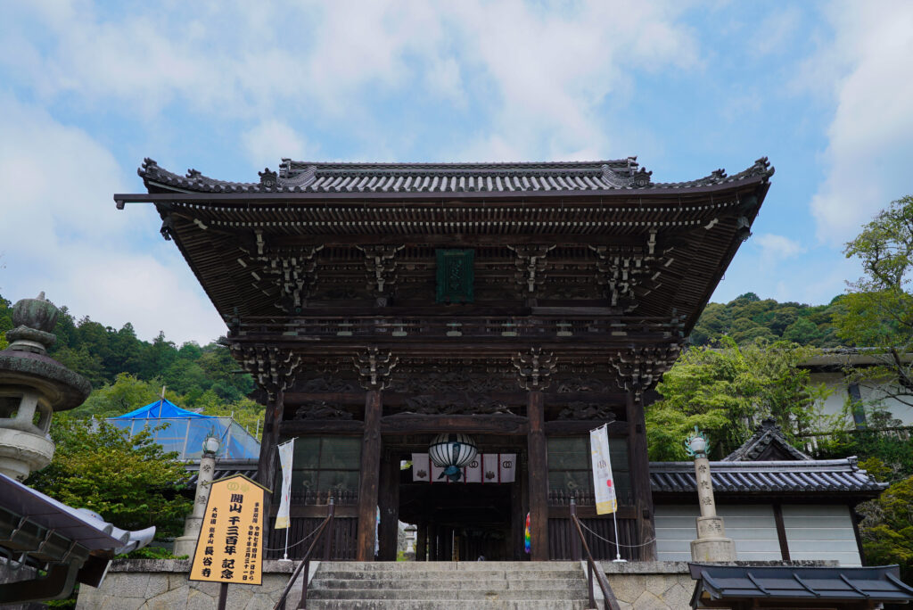 奈良県桜井市の長谷寺の山門