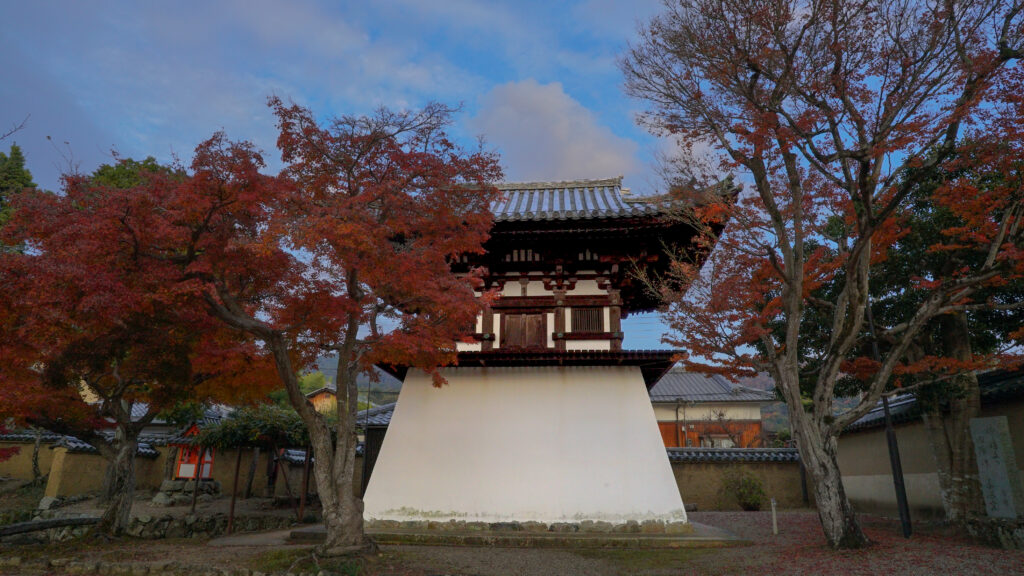奈良新薬師寺の鐘楼