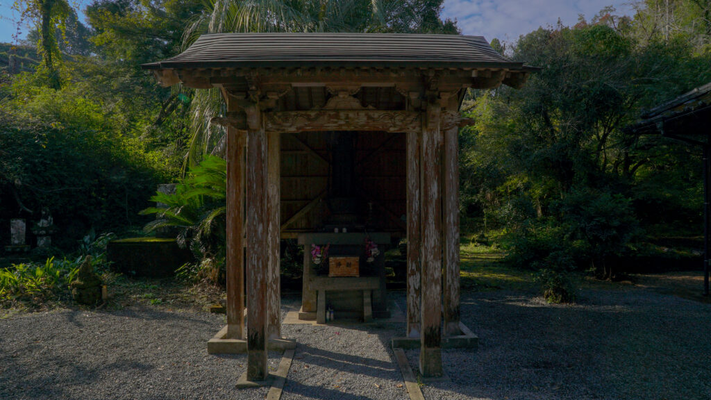 鹿児島県鹿屋市にある含粒寺の十一面観世音菩薩立像