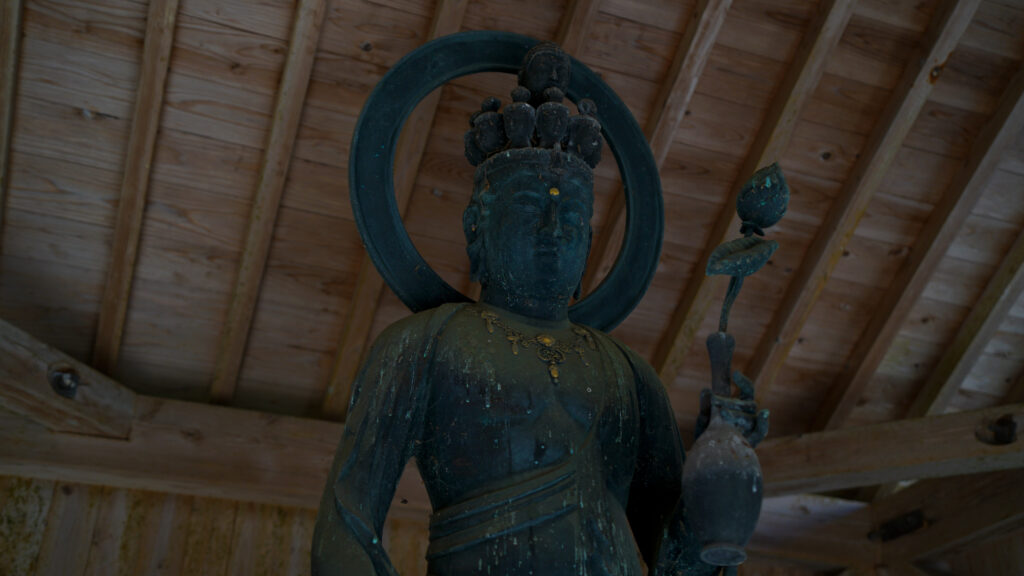 鹿児島県鹿屋市にある含粒寺の十一面観世音菩薩立像