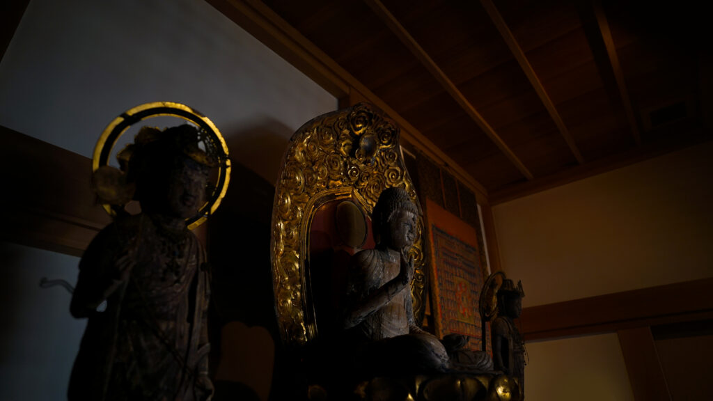 千葉県佐倉市宝金剛寺の薬師如来三尊