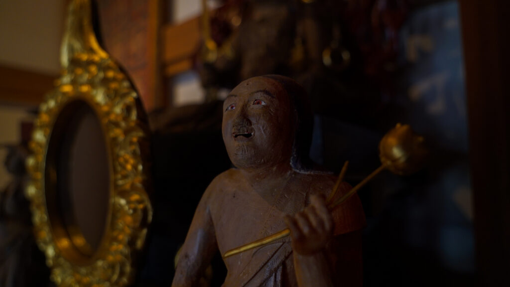 千葉県佐倉市宝金剛寺の不動三尊像の脇侍矜羯羅童子