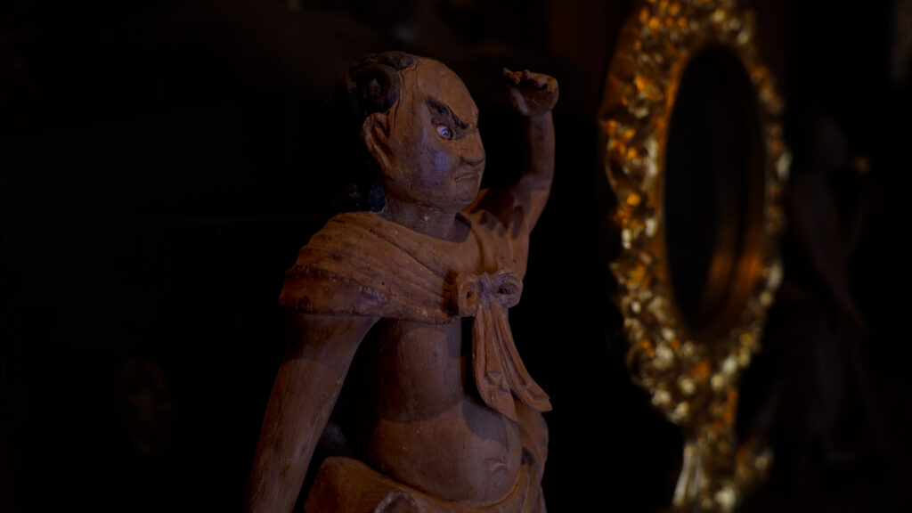 千葉県佐倉市宝金剛寺の不動三尊像の脇侍制咜迦童子