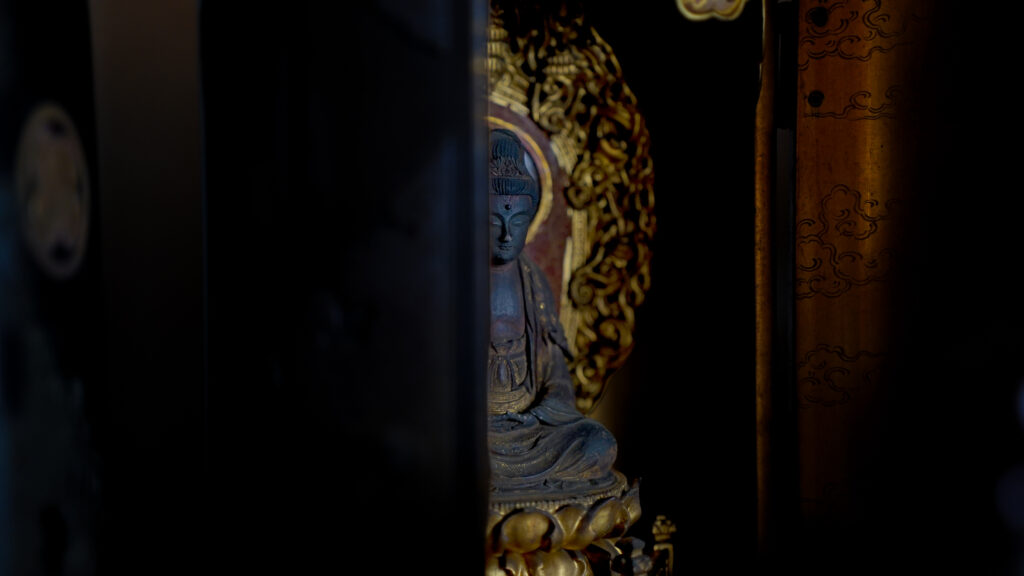 千葉県市原市の無量寿寺の観世音菩薩