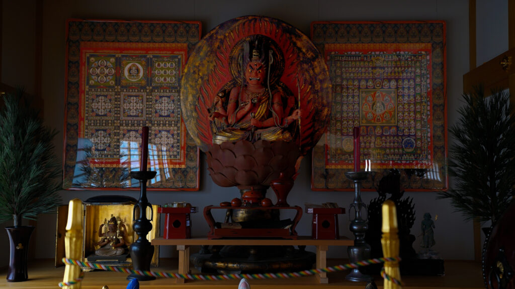 千葉県市原市の無量寿寺の愛染明王