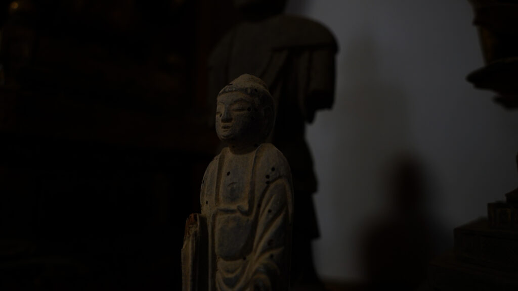 千葉県市原市明王山不動院の木造の聖観世音菩薩立像