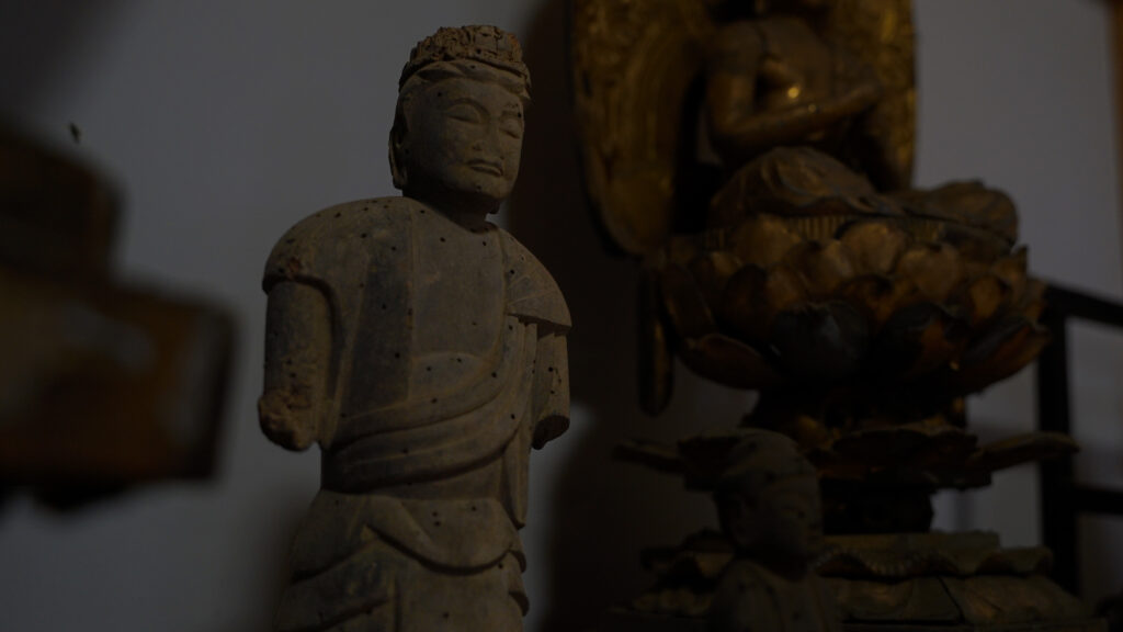 千葉県市原市明王山不動院の木造の聖観世音菩薩立像