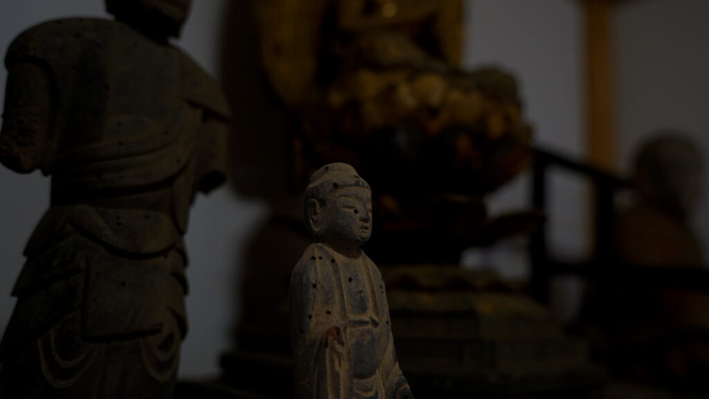 千葉県市原市明王山不動院の木造の聖観世音菩薩立像